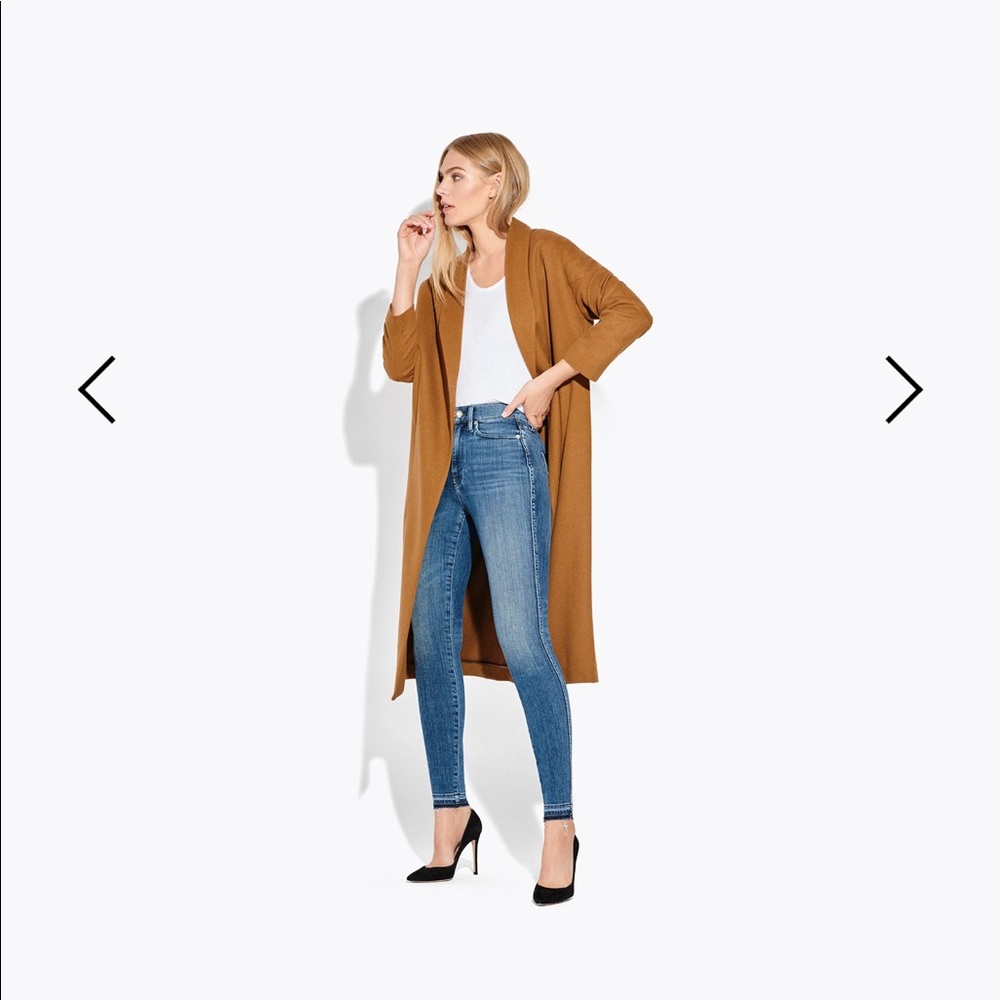 NWOT - AYR Robe